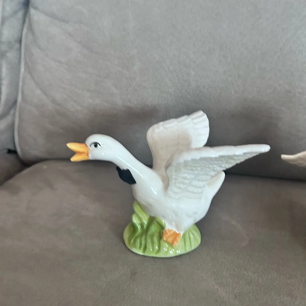 50%offw❤️ Vintage Pair of Bone China Ducks HG 64